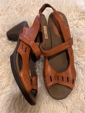 Merrell J58052 Evera Chase Leather Cutout Peep Toe Heel Sandal Women's